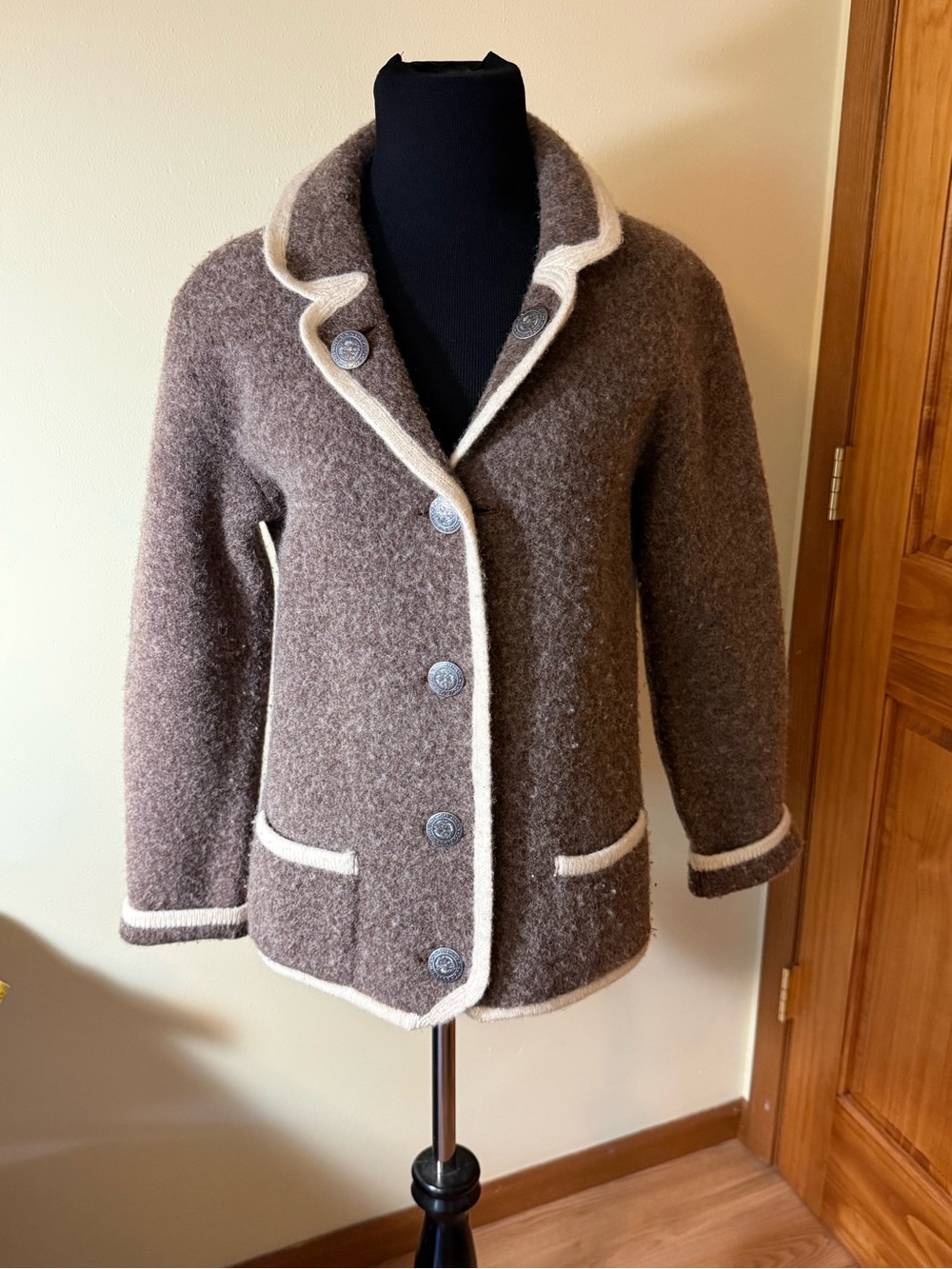 Wool-Blend Brown Contrast-Trim Women's Jacket sportswear Tyrol made in Austria.